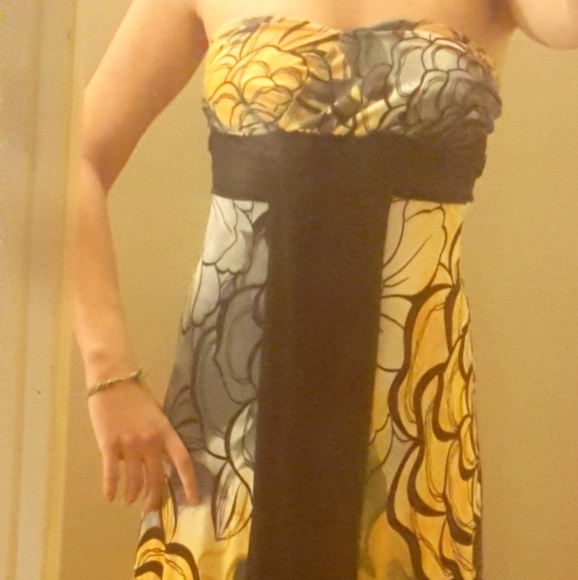 ➿ STUNNING FLOOR LENGTH STRAPLESS ➿ - Picture 2 of 5